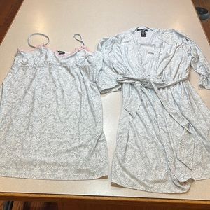 Rene Rofe sexy pajama robe dress set size L very silky and stretchy!
